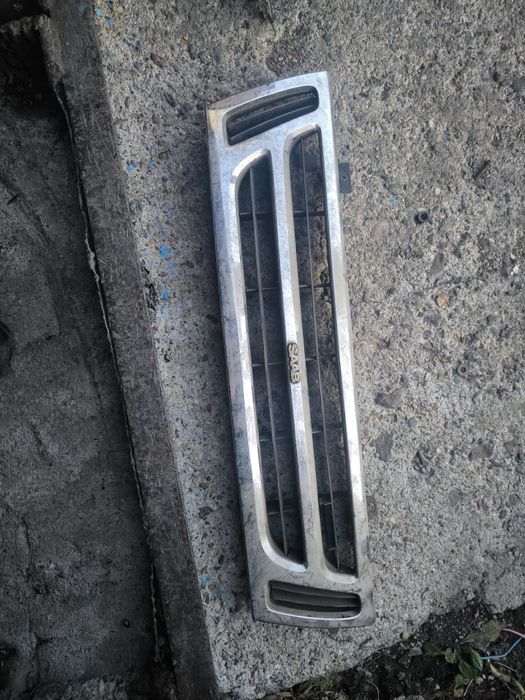 Решетка радиатора Saab 9000 сааб