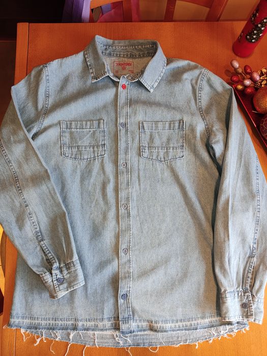 Две чисто нови ризи