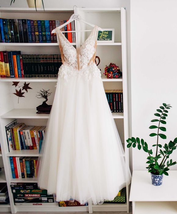 Rochie mireasa S, ivoire cu spate decupat