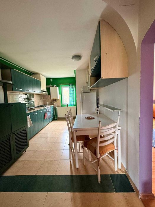 Apartament cu 4 camere, decomandat, de închiriat în Zona Soarelui