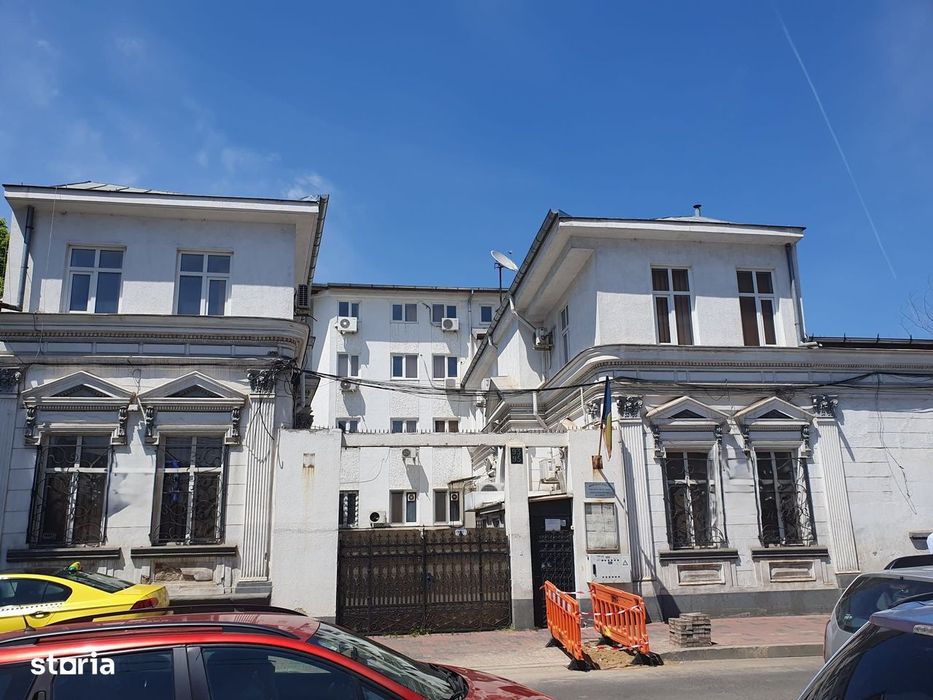 Vilă de patrimoniu interbelică | 23 camere | Curte