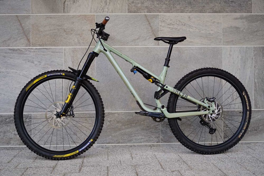2021 COMMENCAL Meta AM 29 170mm. OHLINS