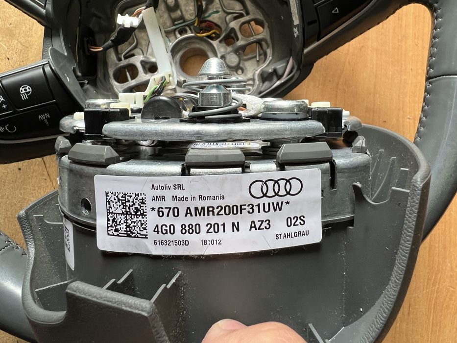 Четирилъчев мулти Волан подгрев за Audi A4 A6 A8 Q5 сив 4g0880201 Н39