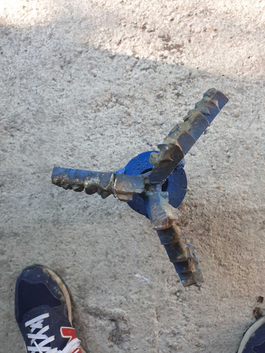 Sapa de foraj cu lame