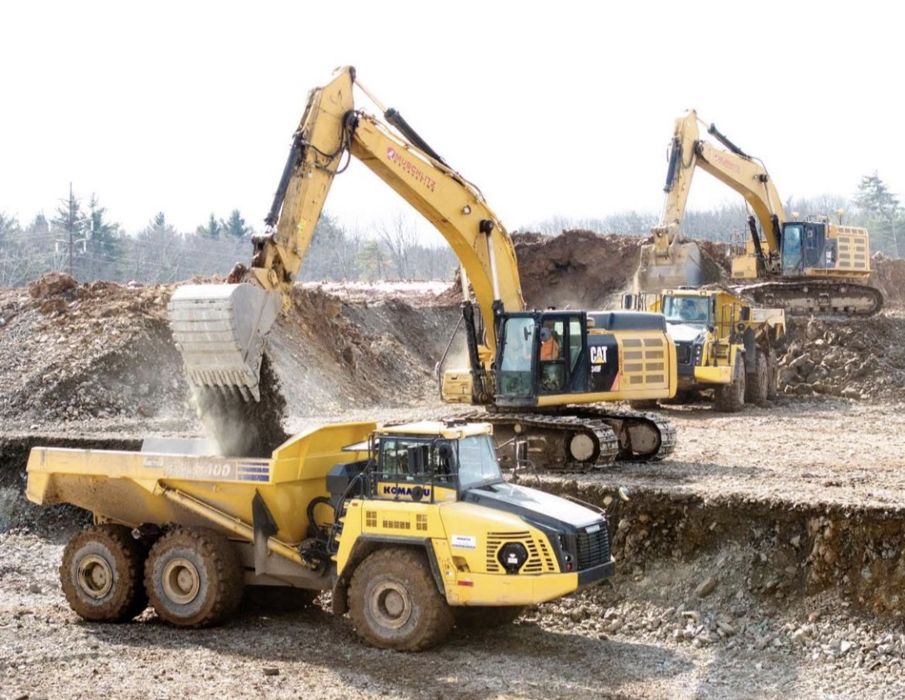 Inchiriez Dumpere Excavatoare Buldozere Autogreder compactoare