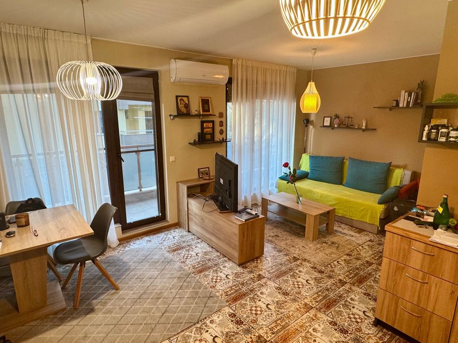 Дава се под наем Двустаен апартамент в София, Зона Б-18 - 60 кв.м за 561 € - Снимка #2