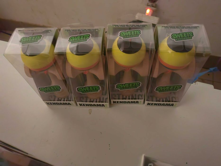 Lichidare stoc kendama sweeets, noi sigilate