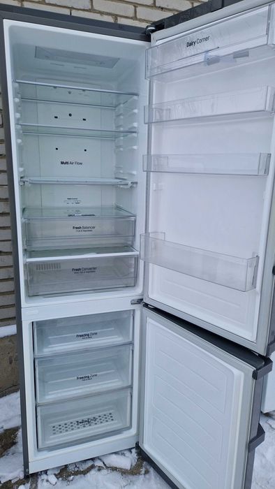 Продам холодильник LG 200 см