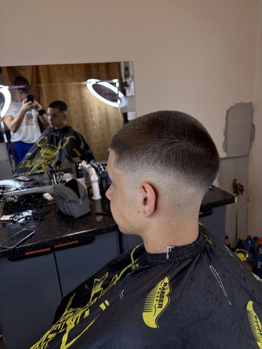 Ofer servicii de frizerie