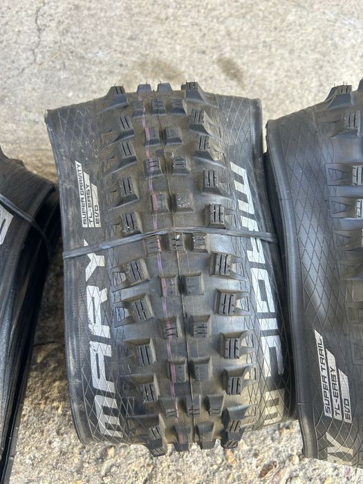 Чисто нови гуми Schwalbe Tires