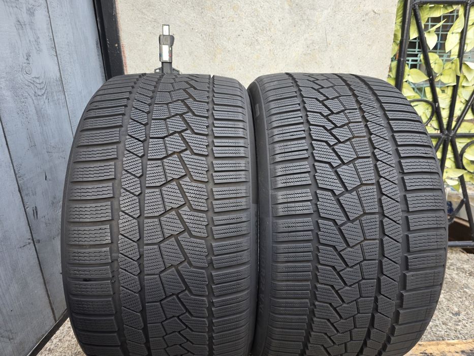 Vand două anvelope de iarna continental  315 30 22 dot 3423