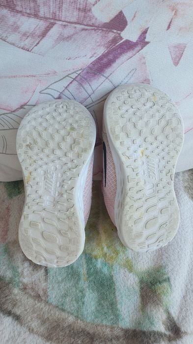 Обувки маратонки Nike revolution 6, 22 номер