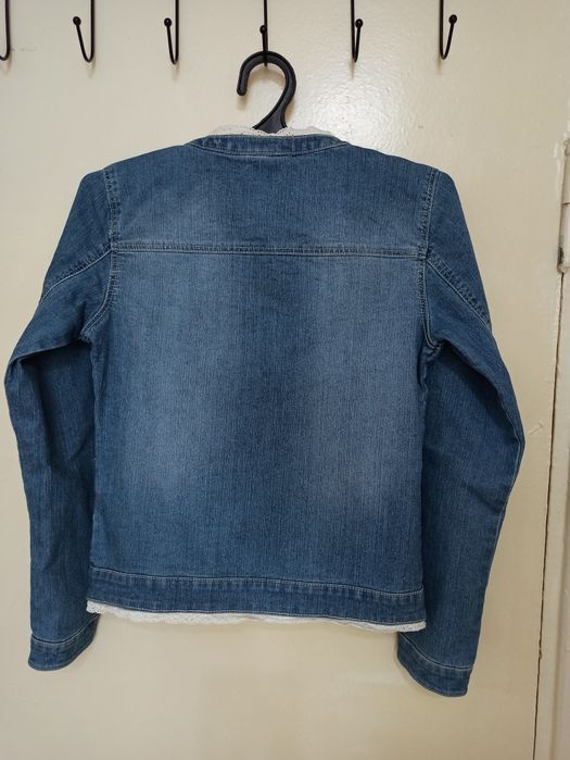 Джинсовая куртка для девочки и футболка