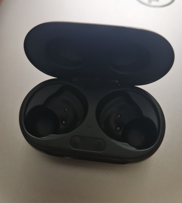 Кейс от наушников Galaxy Buds+