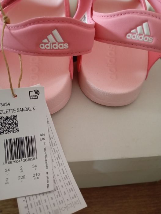 Adidas сандали за момиче