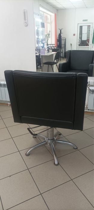 Кресло в хорошем состоянии ………………………………………………………………………..………………………………..