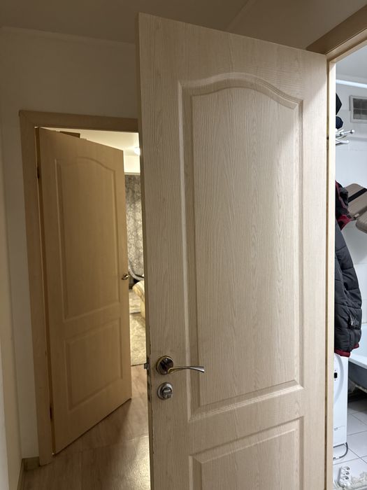 дверь.          ь.