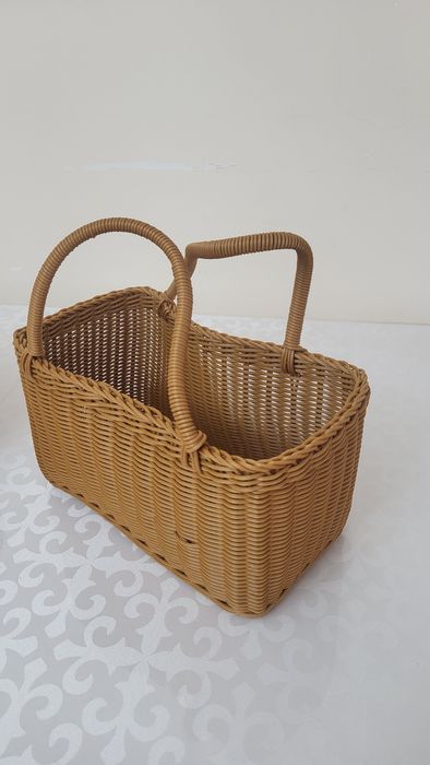 Корзинка плетенная