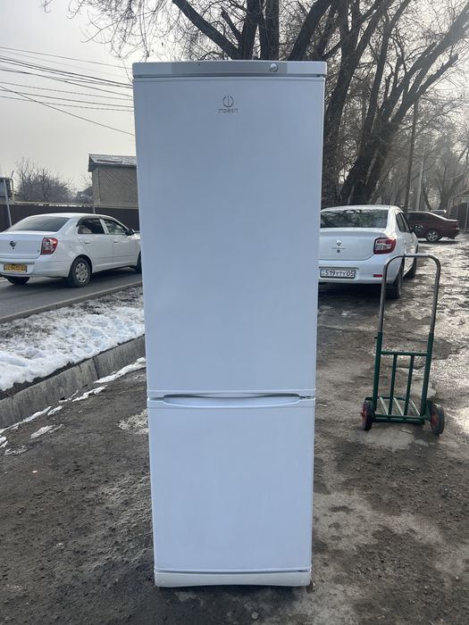 Продам холодильник