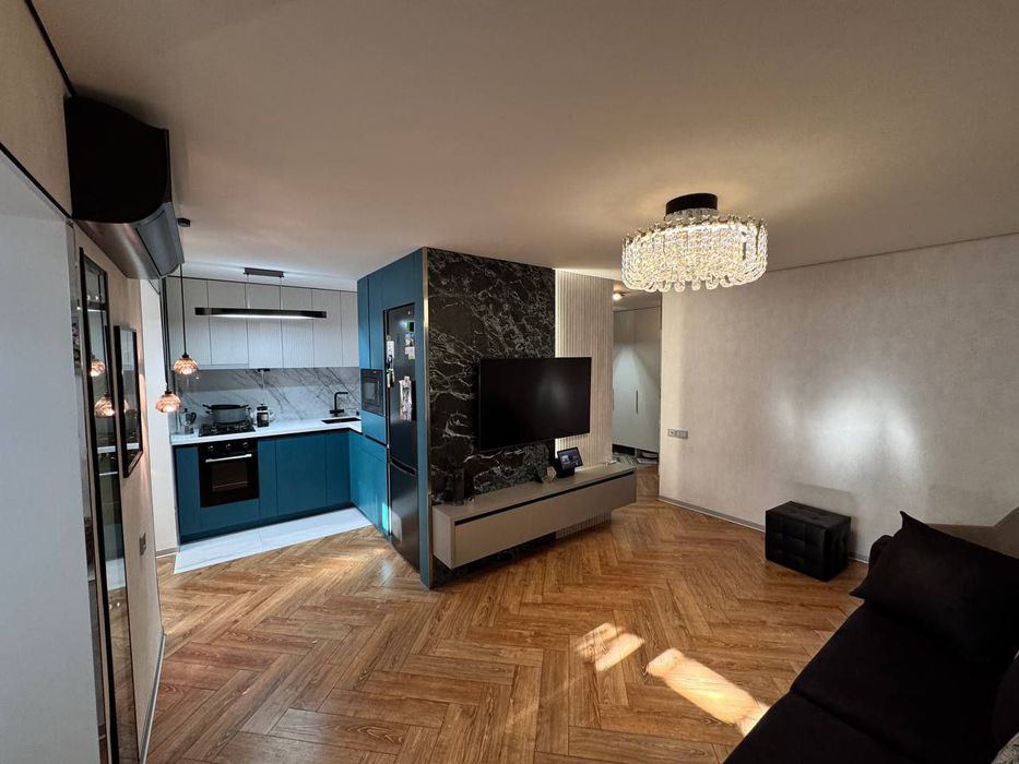 Uy sotiladi 3/1/4 Buyk Ipak Yuli metro Evro Remont