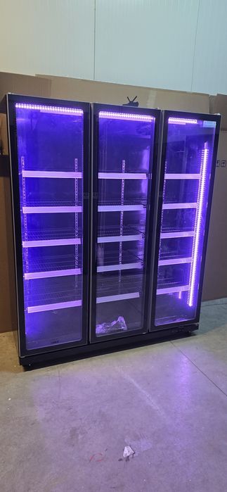 Vitrina frigorifica lactate mezeluri băuturi consum  3kw/ 24 ore