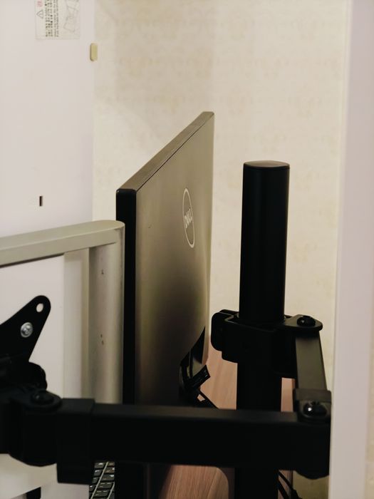 Монитор 24 LG Dell