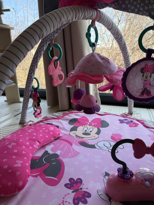 Активна гимнастика на Minnie mouse