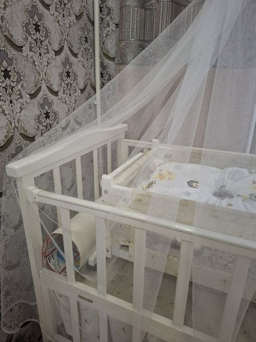 Detskiy krovat ichida yana kichik lyulkasi bilan  1 mln