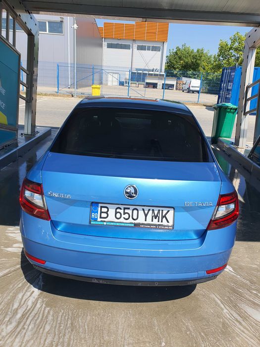 Autoturism Skoda Octavia berlina