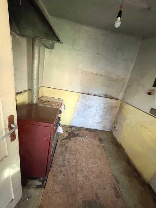 Vand casa 2 camere 60 m2 + teren 47 m2 Ploiesti str Armasi