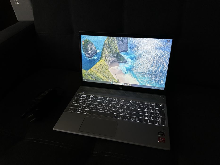 Мощный ноутбук HP Ryzen 3/8GB/256GB SSD/VEGA 6 4GB