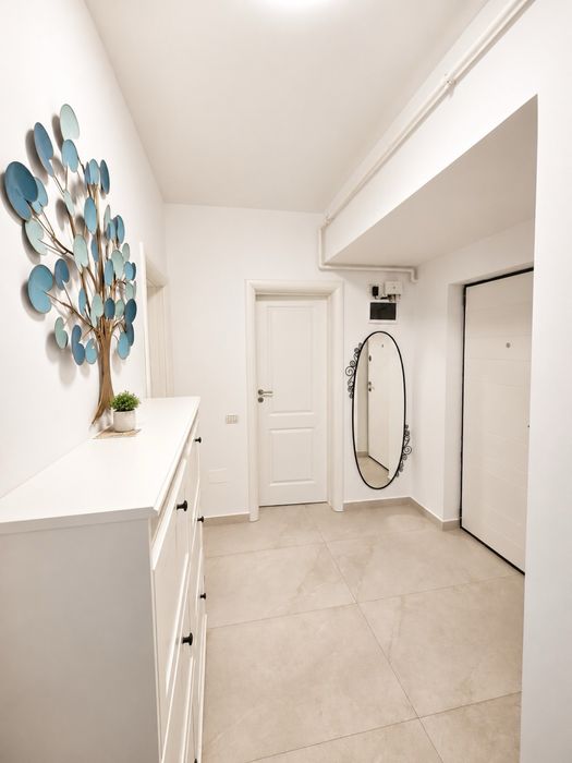 Vand apartament 3 camere - Central Adress, etaj 4