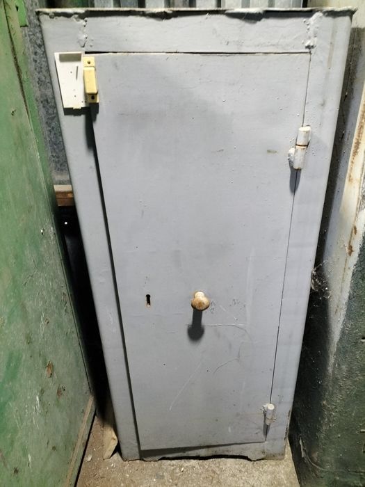 Сейф металлический