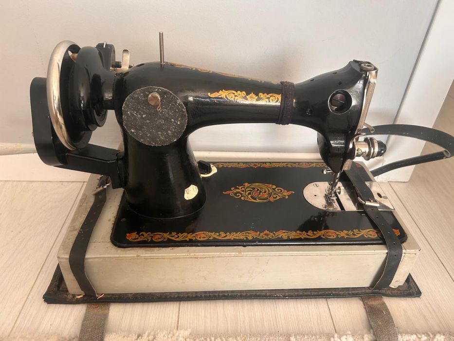 Швейная машинка ручная чайка