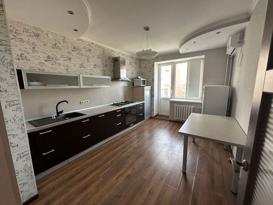 Продаю квартиру. В центре города