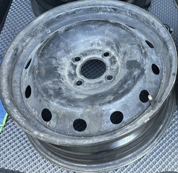 Диск 15 Ларгус штампованные