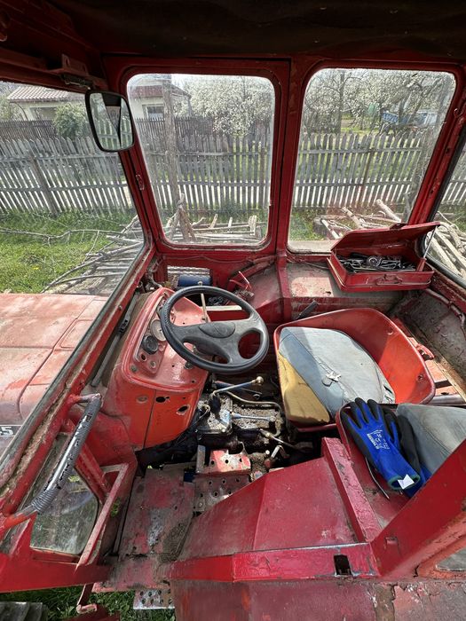 Tractor Universal UTB445