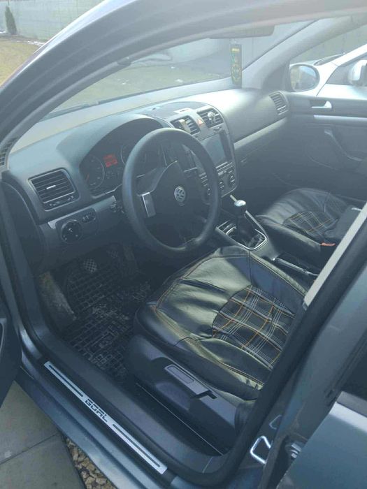 Vând golf 5 detalii în privat sau nr de telefon