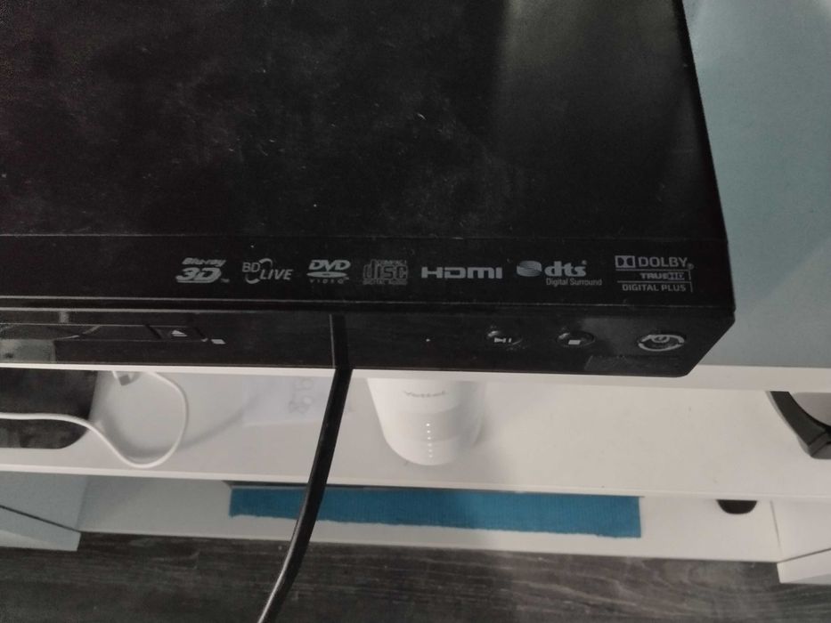 страхотен и качествен 3D блу рей плеър изгодно-нов внос от Англия