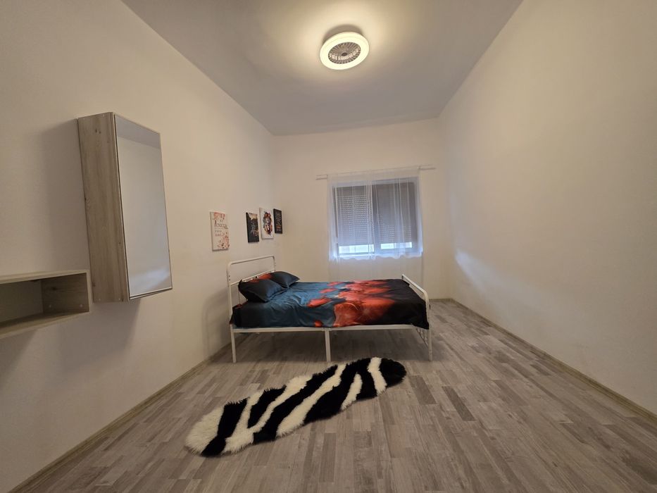 Inchiriez in regim hotelier apartament in zona centrala-Loc de parcare For rent downtown with parking available