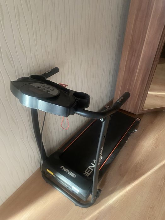 Продаётся беговая дорожка GENAU UX10