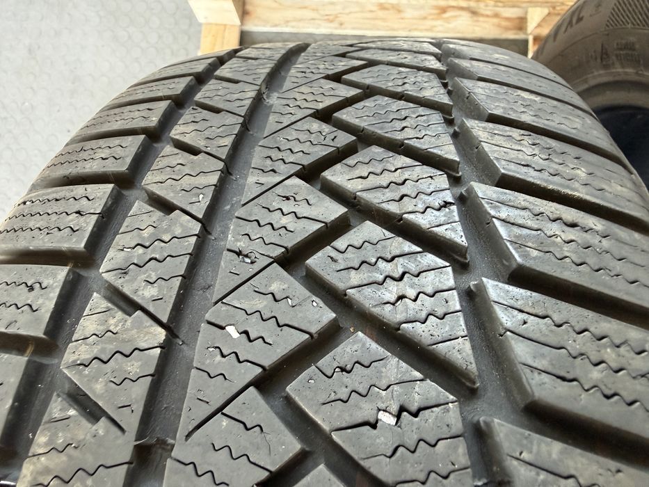 4бр. ОТЛИЧНИ Зимни Гуми С Борд 215/55R/17 XL -CONTINENTAL- DOT:1919- 7.5мм.+5.0мм.