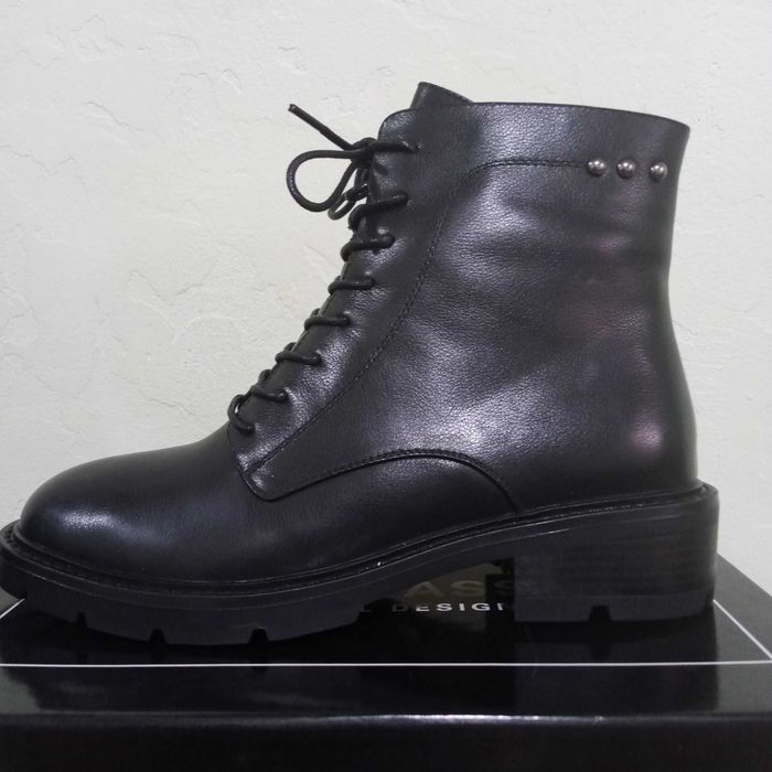 Новые женские сапоги