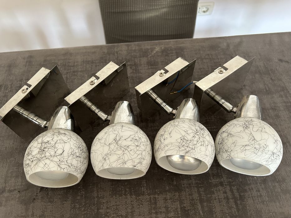 Aplice pentru perete/tavan