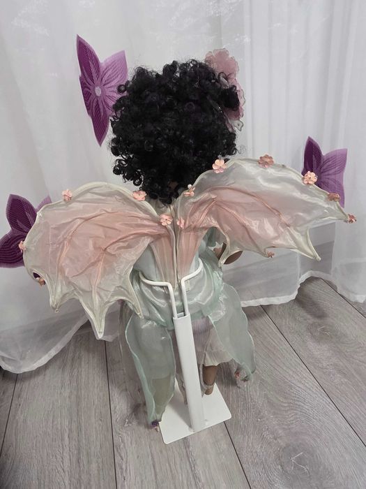 Păpușă de porțelan