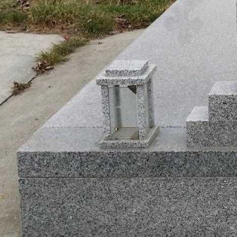 curatenie cimitir , curatenie si reparatii monumente , Cruci din marmură și granit