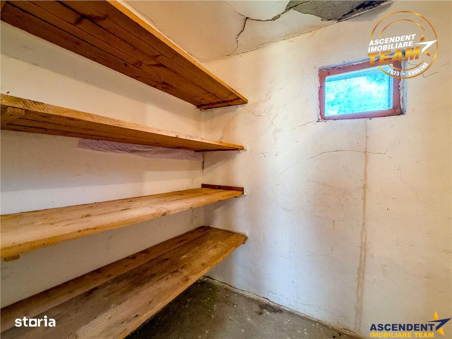 Casa din caramida cu 1.087 mp teren, pozitie centrala, utilitati la po