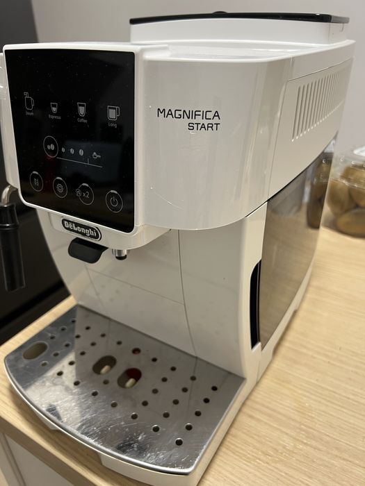 Espressor automat De’Longhi Magnifica Start ECAM 220.20.W, Stare Buna