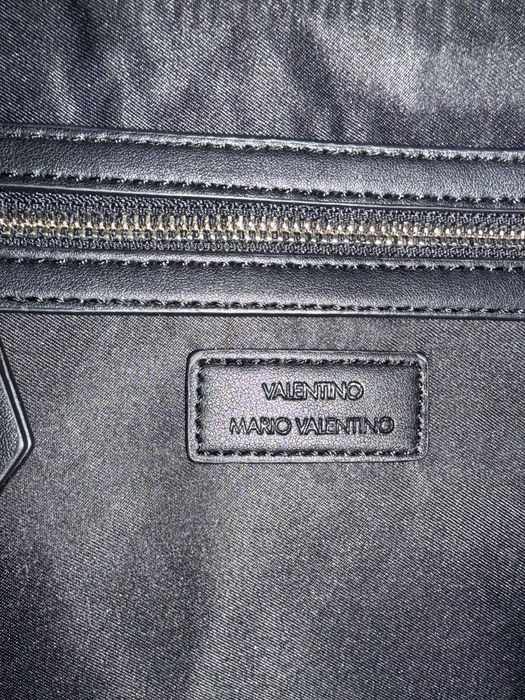 Чисто нова оригинална чанта Valentino
