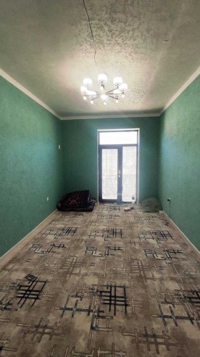 Qarshi shaxi geolog stadion tomonda fayzli xonadonlardan uy sotiladi.